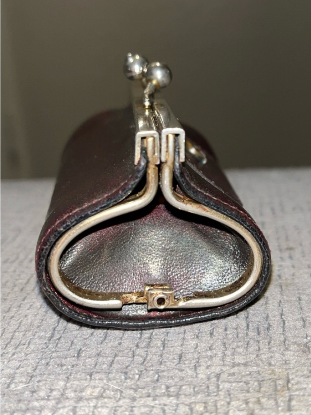 Vintage Etienne Aigner Leather Kisslock Coin Purse Made in Italy - Picture 7 of 11